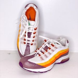 NIKE AIR SNEAKERS IN ORANGE AND PURPLE